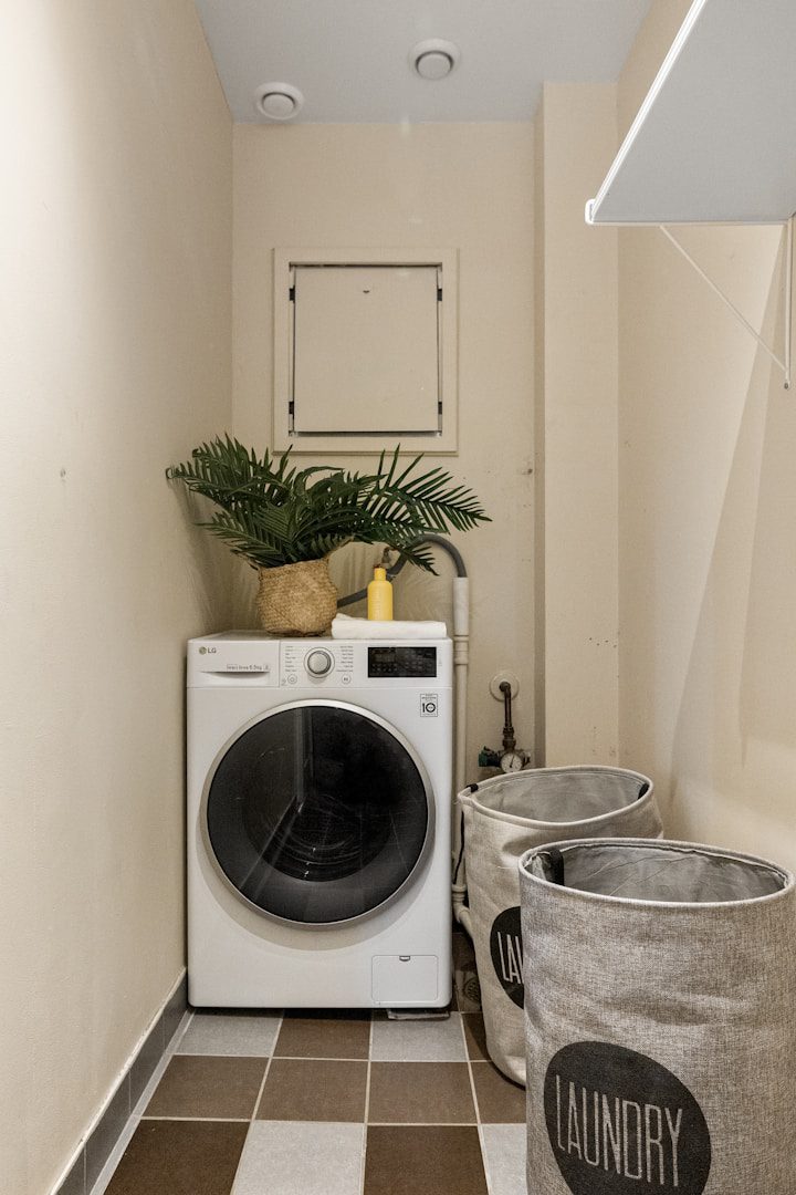 Laver le linge n'est normalement pas dangereux. C'est juste que vous pouvez faire une erreur cruciale qui peut conduire à un incendie domestique.