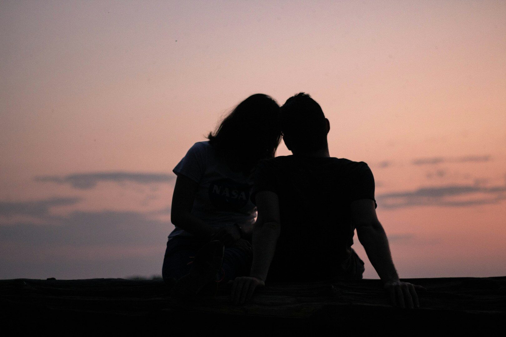 Une personne a besoin d'un peu de temps pour elle-même après un divorce et ne doit pas se précipiter immédiatement dans une nouvelle relation. Mais attendre inutilement ne peut que nuire à votre bonheur.